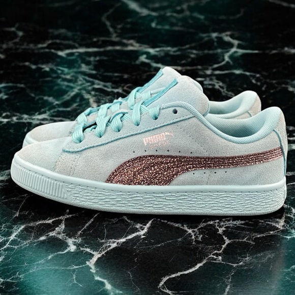 Puma Suede Classic Kids Teal Aqua Glitter Stripe Style 387846-01
Size: US 2.5C - Picture 7 of 12